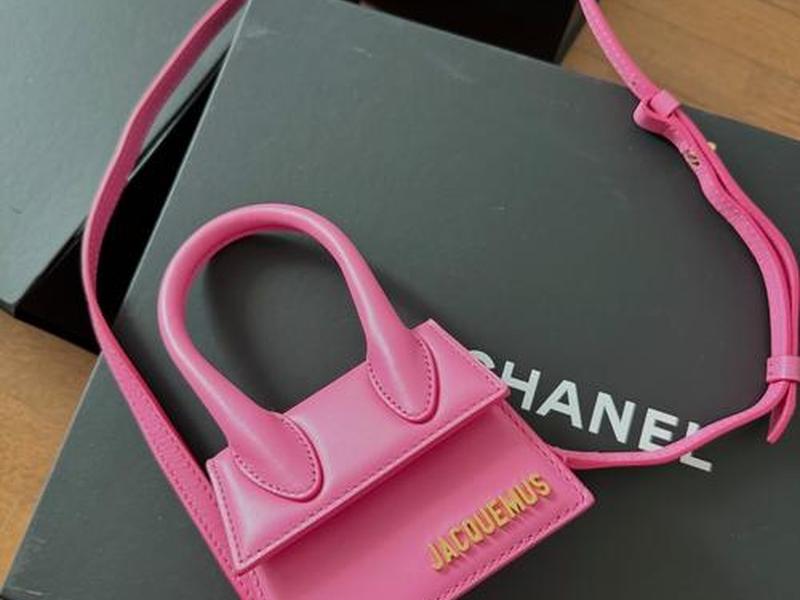 chanel芭比粉包包;Valentino和Chanel芭比粉哪个更亮 chanel芭比粉包包;Valentino和Chanel芭比粉哪个更亮
