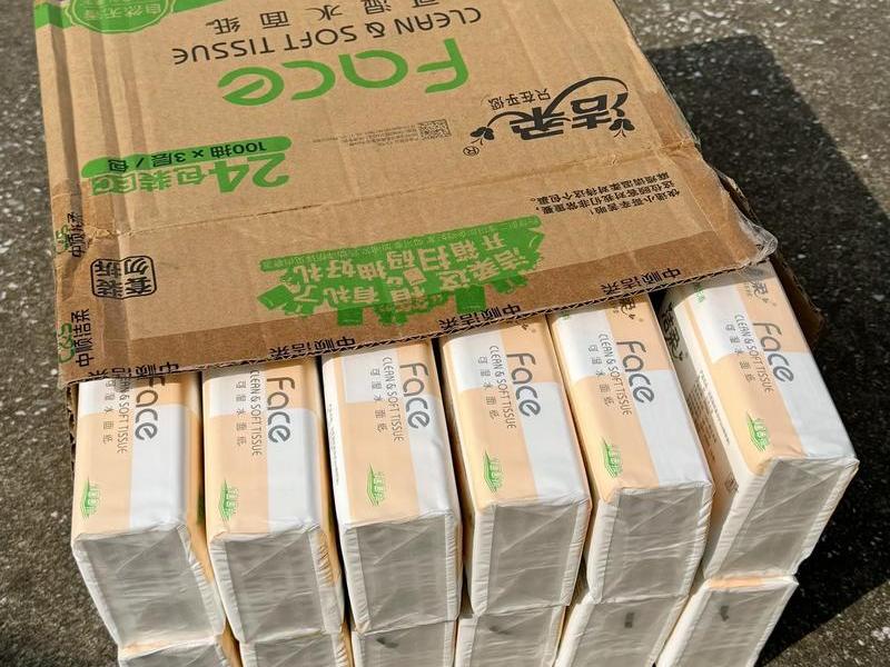 1箱100包，一箱纸巾整箱100包