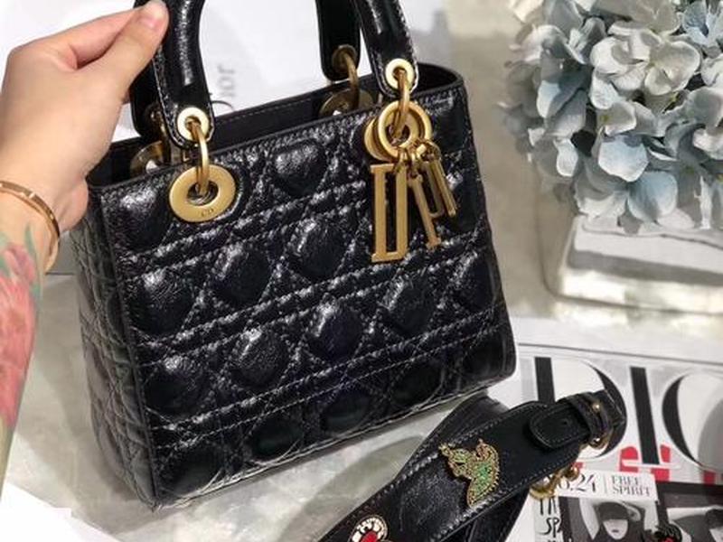 cnc包包是什么品牌啊 cnc包包是什么品牌啊知乎