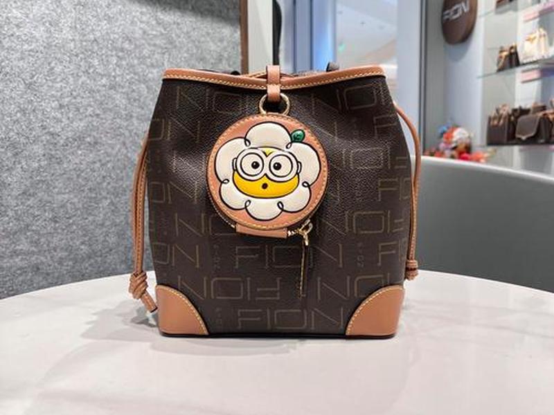 amq是什么牌子的包包(aman是什么牌子的包包) amq是什么牌子的包包(aman是什么牌子的包包)